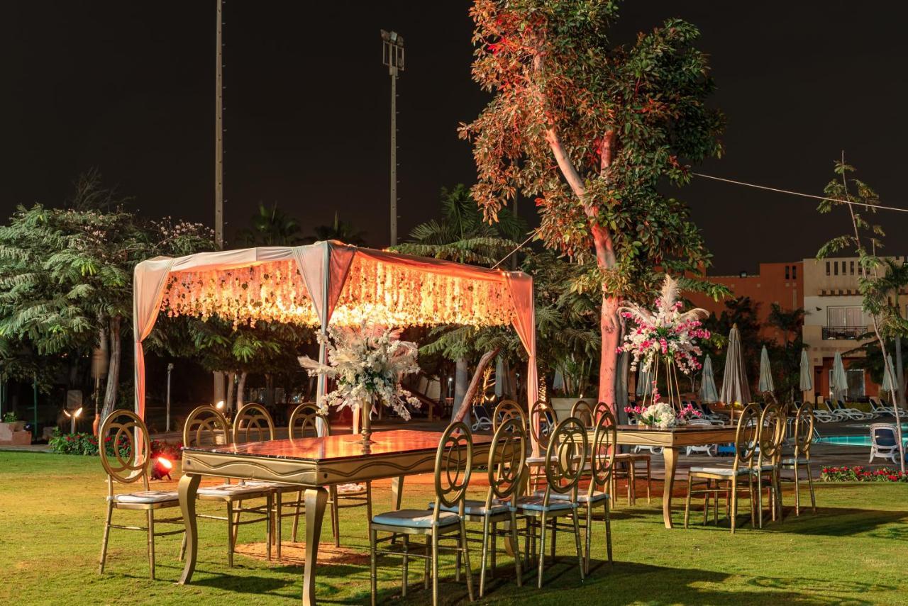Swiss Inn Pyramids Golf Resort 6th of October City Buitenkant foto