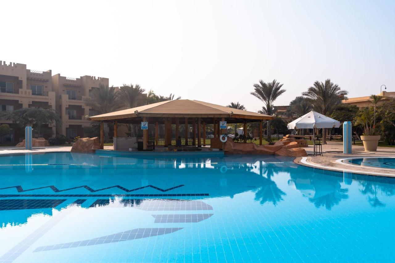 Swiss Inn Pyramids Golf Resort 6th of October City Buitenkant foto