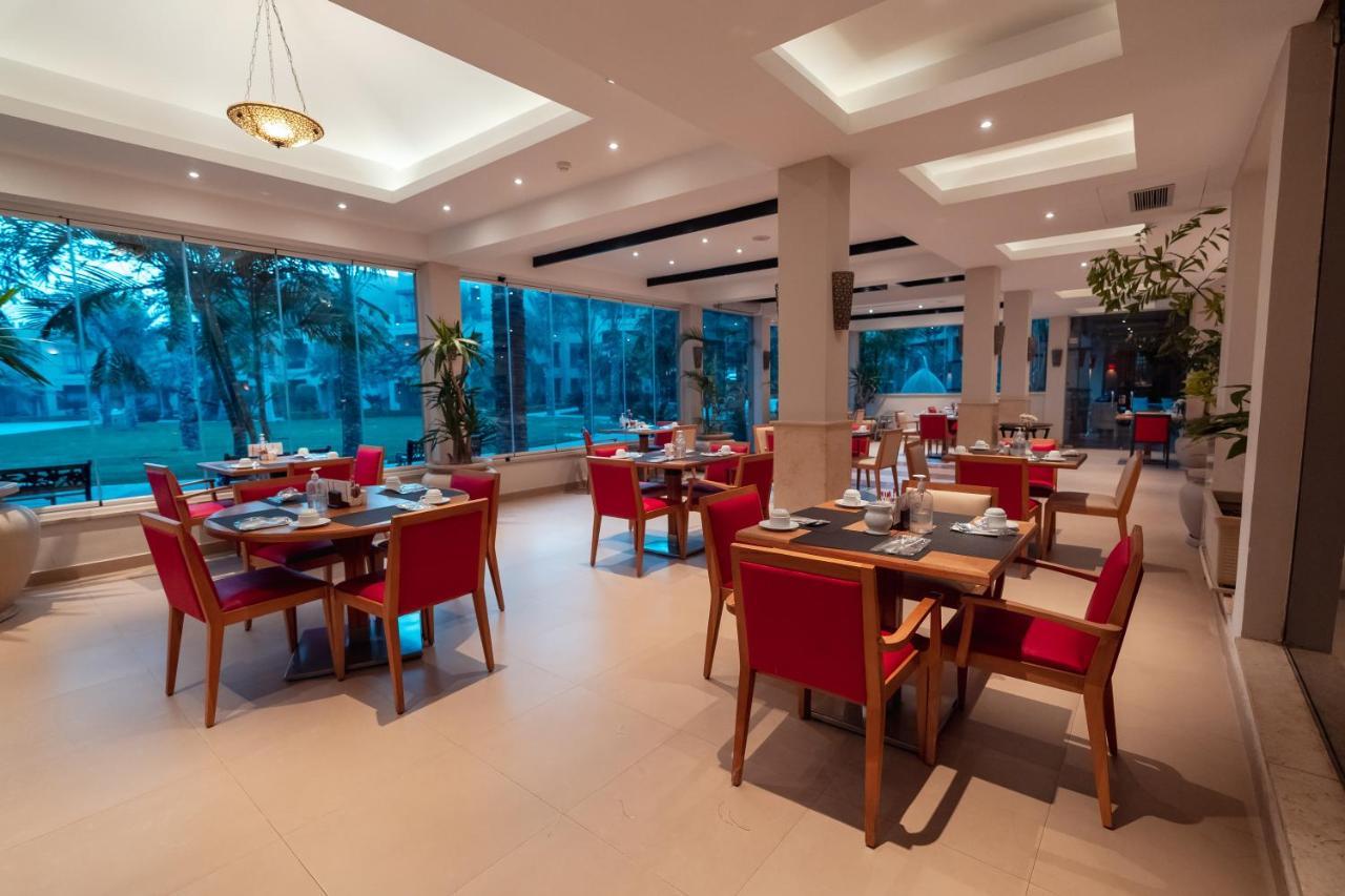 Swiss Inn Pyramids Golf Resort 6th of October City Buitenkant foto