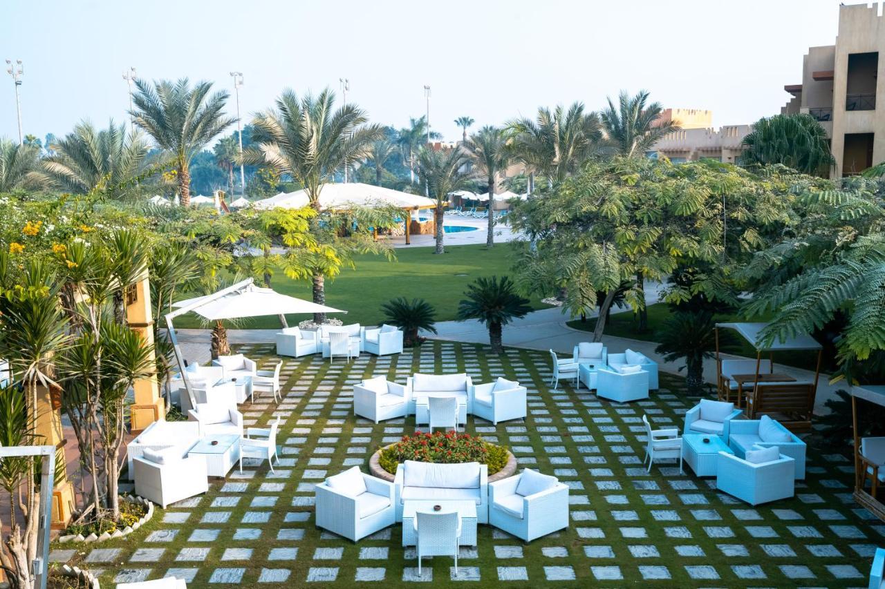 Swiss Inn Pyramids Golf Resort 6th of October City Buitenkant foto
